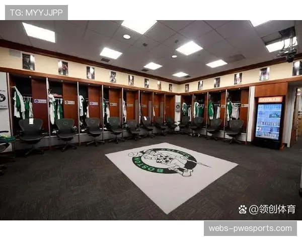 特写：客队更衣室里的“黑箱”——保障客场球队通讯与战术数据安全的设备